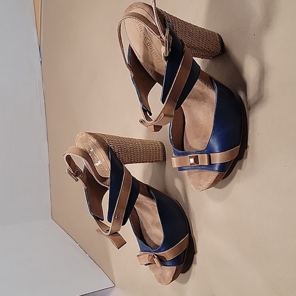 Juicy Couture Size 8 Blue and Tan Peep Toe Heels with Bows, NWOT - Picture 2 of 8